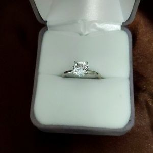 Sterling silver cubic zirconia ring